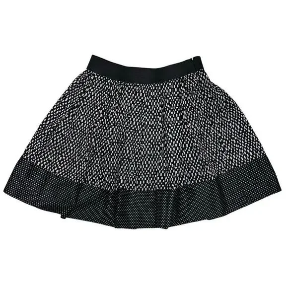 Vince Camuto Black & White Geometric A-Line Skirt | Size 6 - Picture 4 of 5